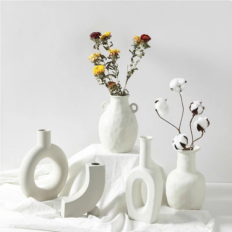 white-ceramic-vase-752410