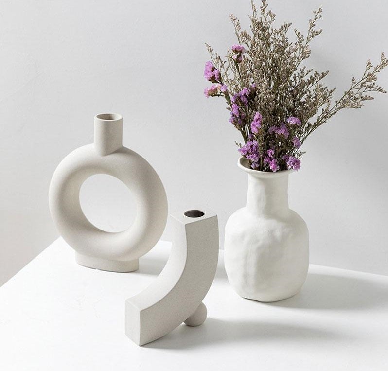 white-ceramic-vase-870259
